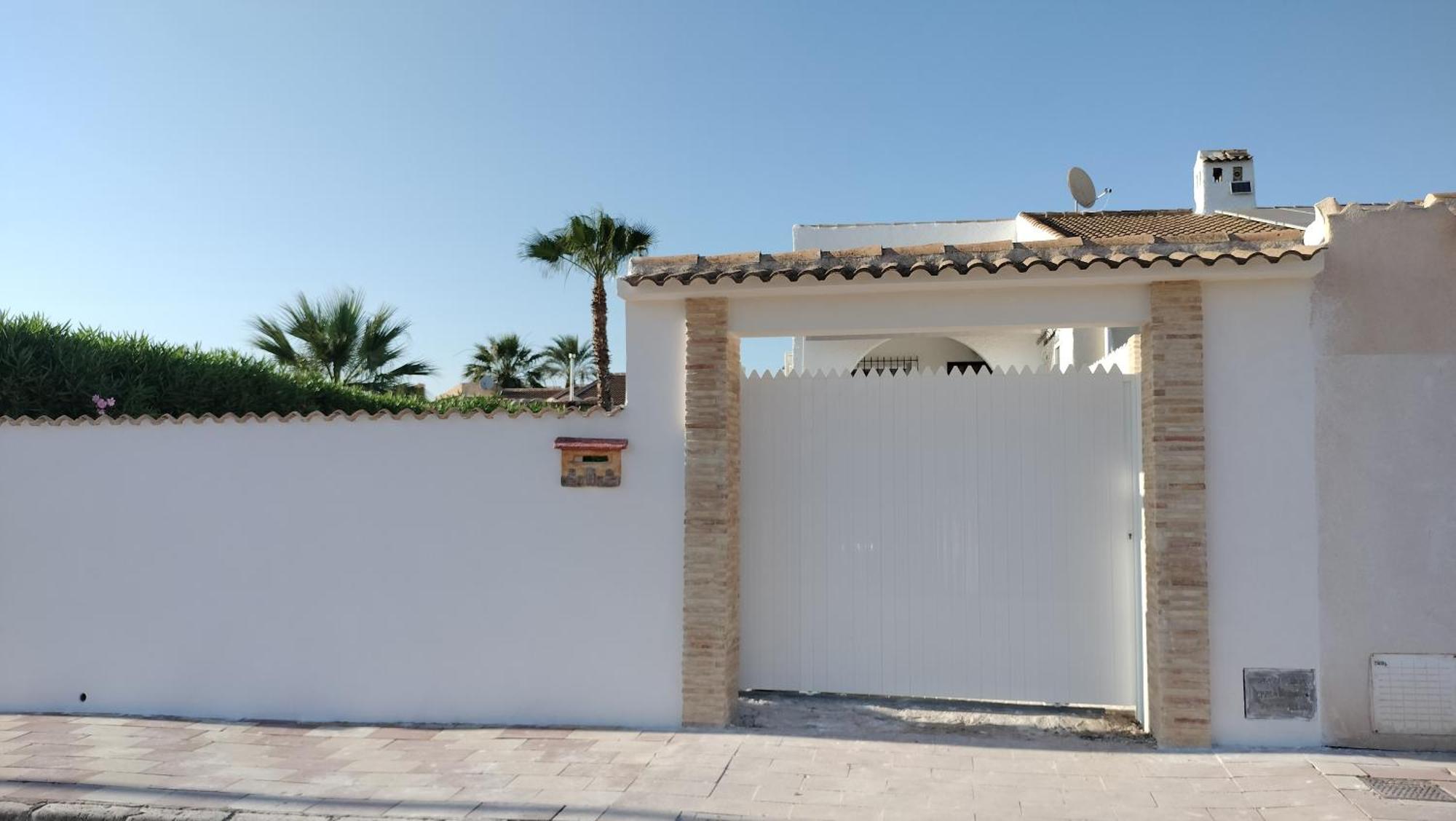Acogedora Casa Con Piscina Torrevieja Exterior foto